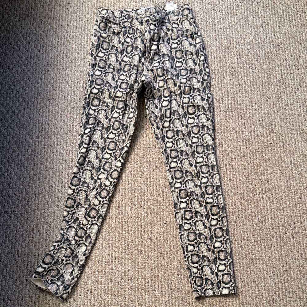 Good American Black and Cream Patterned Pants